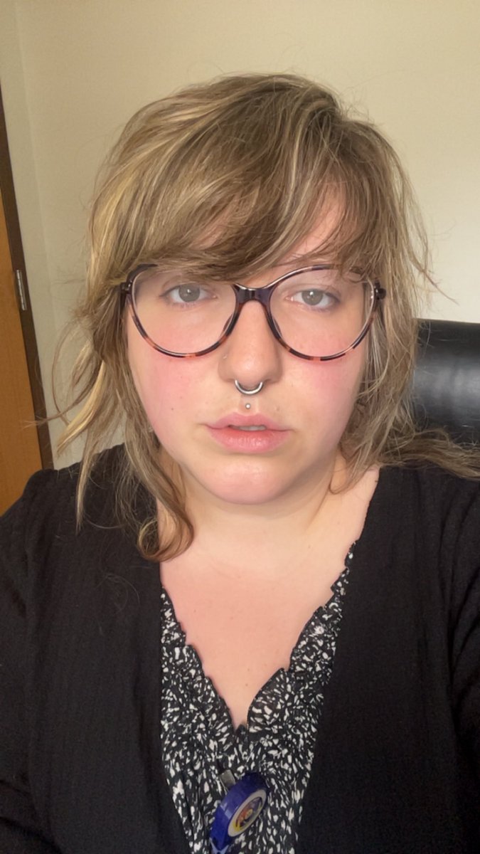 kiturninity's tweet photo. Coworker telling me I look hot today is the light at the end of the tunnel to make it through this shift https://t.co/6iMO9xwF6P
