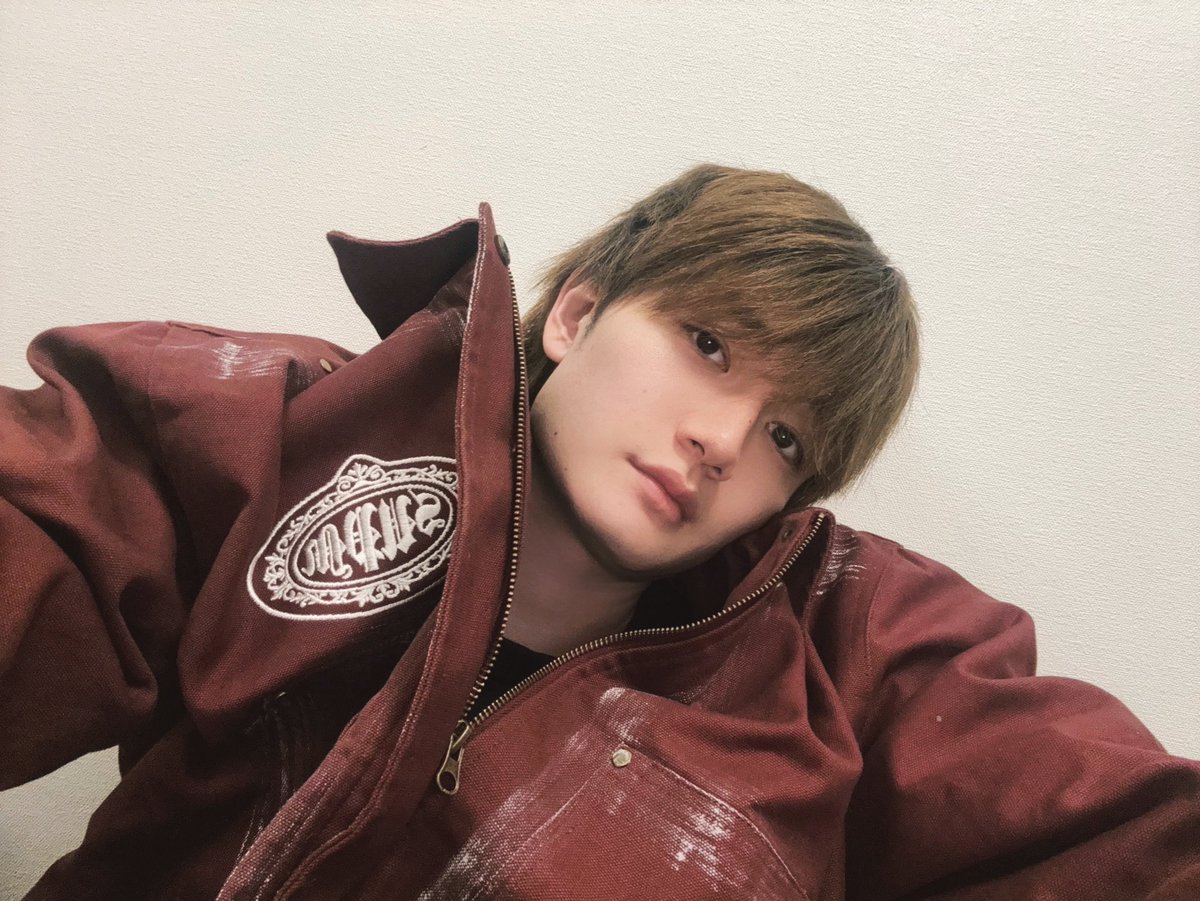 takitsuba_land's tweet photo. 本日は、
・今日はスタジオにこもって新曲の振り付け考えてました。7/13のLIVEで披露します。
・オフなのに疲れて服に着られてます。
・あと今日決まったんすけど後々いい報告ができそうです。お楽しみにっ✨
の3本です。
はっぴぃたなばたでい🎋じゃんけんポン🫰
うふふふふ https://t.co/n3xqLDUOdU