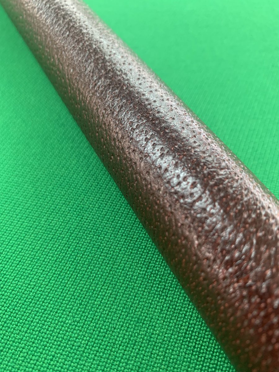 proengineeringy's tweet photo. この間復帰組の方にアメ豚の革を巻かせて頂きました。
#大和工房 #アメ豚 https://t.co/nkz63ViH8m