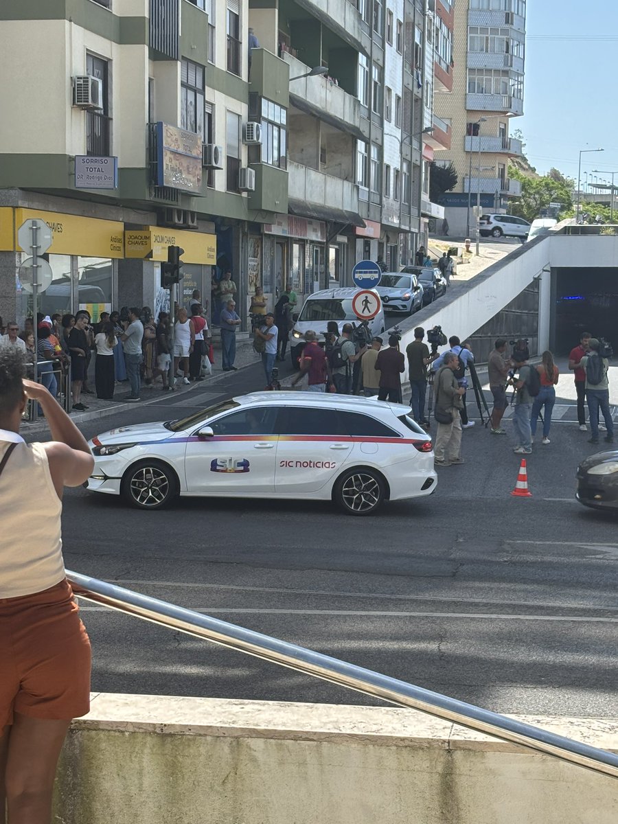 AndreSantos_023's tweet photo. Acidente grave na estação de Agualva-Cacém https://t.co/TT9yytsrPR