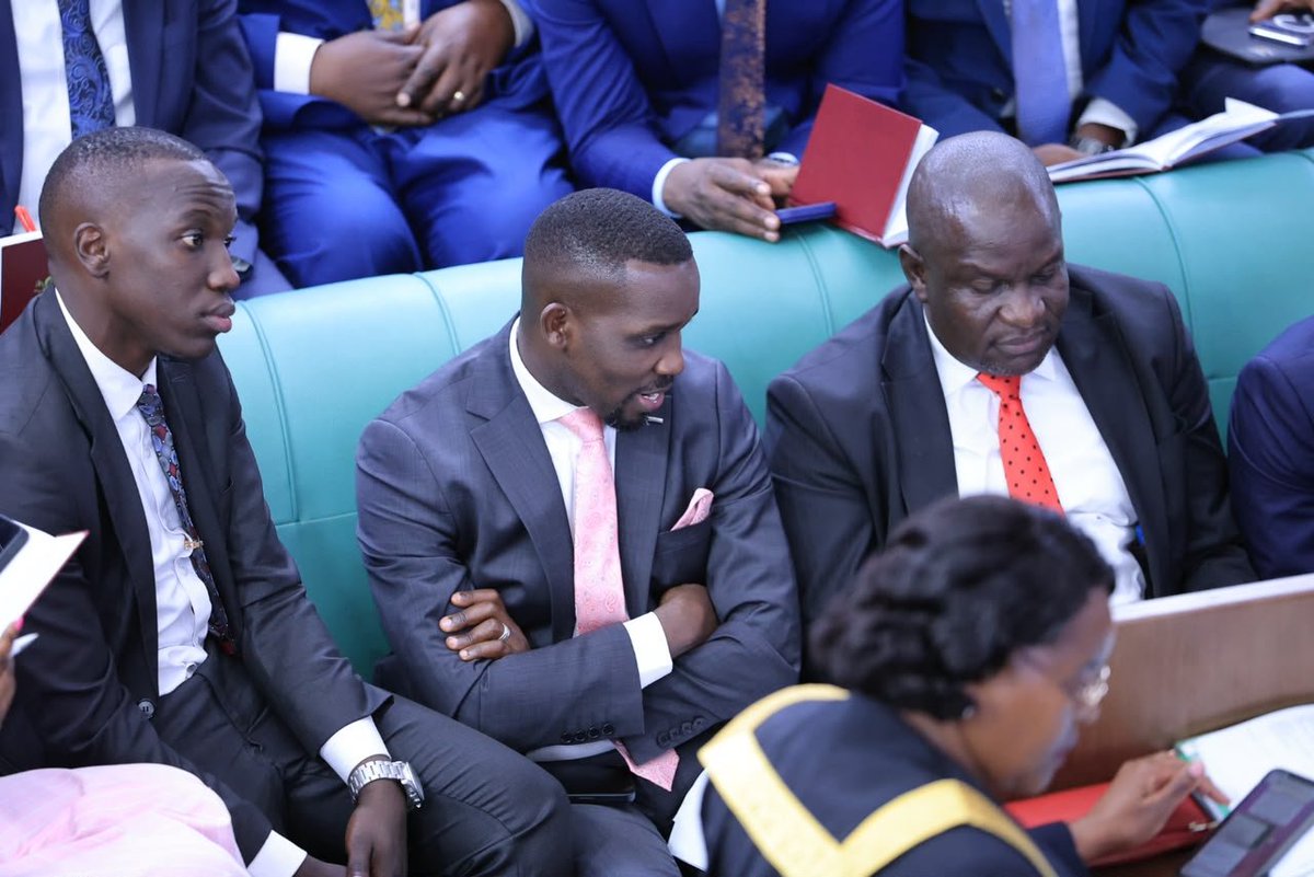 LoP_Uganda's tweet photo. LOP @JoelSsenyonyi, called on the government to provide an update on the repatriation of Ugandans from South Africa. He also sought clarity on how the government is managing diplomatic relations with South Africa in the wake of the recent xenophobic attacks targeting Ugandans.
#KeepingTheGovtInCheck