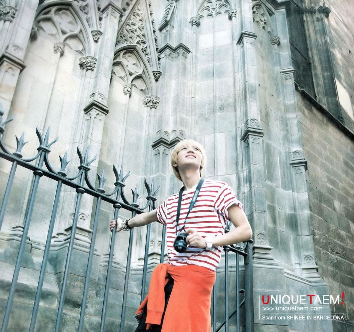 taemnito's tweet photo. barcelona suits you so well ❤️‍🩹 https://t.co/wznTQV6M0K