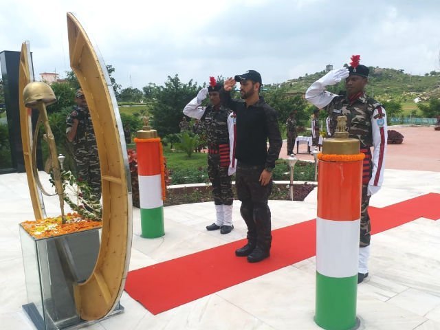 tejz__'s tweet photo. Happy Birthday Lieutenant @msdhoni sir 🫡 https://t.co/4ExN91zFaO
