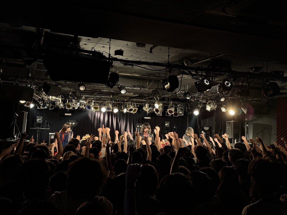 afoc_official's tweet photo. 2026.07.07
O-Crest pre.
"a flood of circle × Hump Back"
at 渋谷Spotify O-Crest
w/ Hump Back

ご来場くださった皆さま、ありがとうございました🎋💫

a flood of circleは8月にベスト盤リリース&amp;全国34公演のツアーを開催🦋

ぜひ遊びに来てください🏃‍♂️
https://t.co/eOSgyfIw57 https://t.co/5Cfe3yPhoF