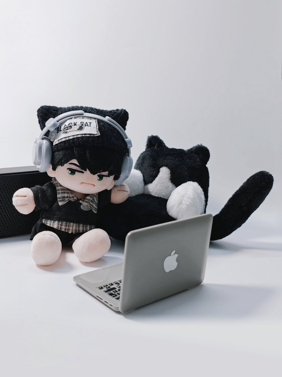JJJJJJspicieeee's tweet photo. 🧭 🗺️ 🎩 💻

#하민 #hamin #plave https://t.co/md9o31CWgt