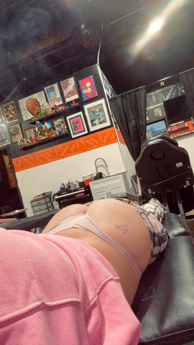 ItsDemiRae's tweet photo. Do we think the tattoo artist enjoyed? https://t.co/V90wio6PzF