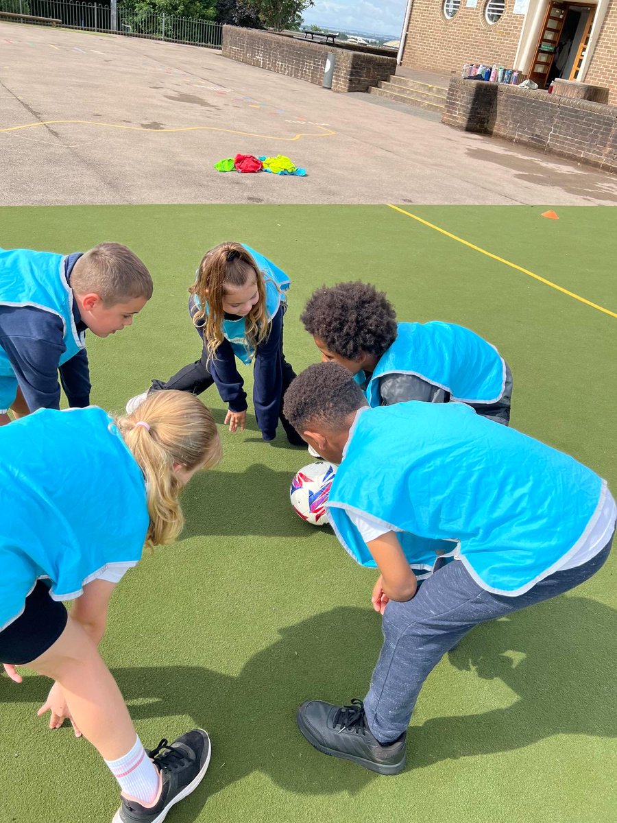 CountyCommunity's tweet photo. Our coaches have loved delivering @FerreroUK CSR programme, @JoyofMovingUK to @SchoolGaer. Pupils have learned about the importance of physical activity, nutrition and hydration and what forms a balanced diet. 🏃‍♀️🏃‍♂️
#joyofmovinguk https://t.co/SiJvfhQ5RZ