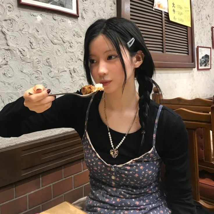 wtncbe's tweet photo. she's the cutest! https://t.co/QJSv9bEdUW