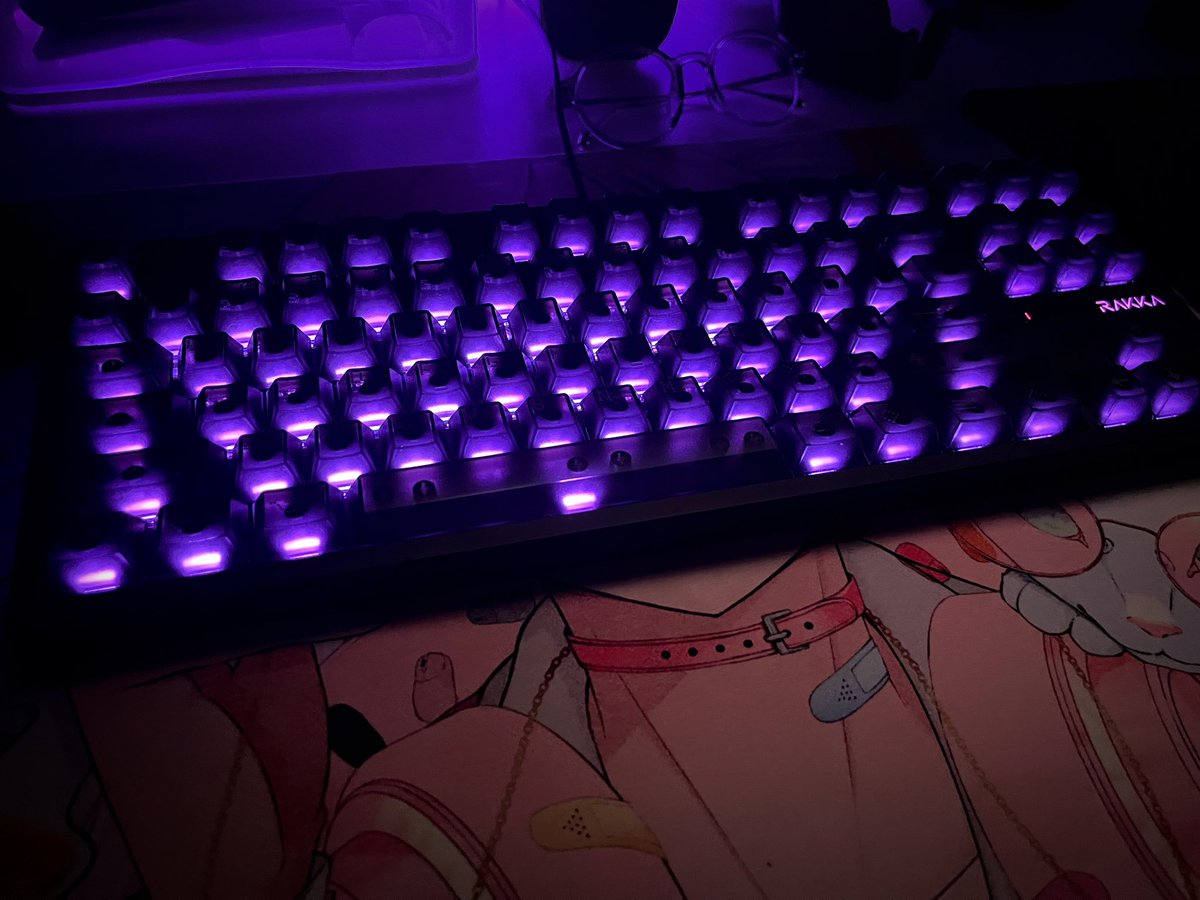 yznd_'s tweet photo. 5万のキーボード……🫣すごく嬉しいけど使うの怖い https://t.co/8FTKR1i5Op