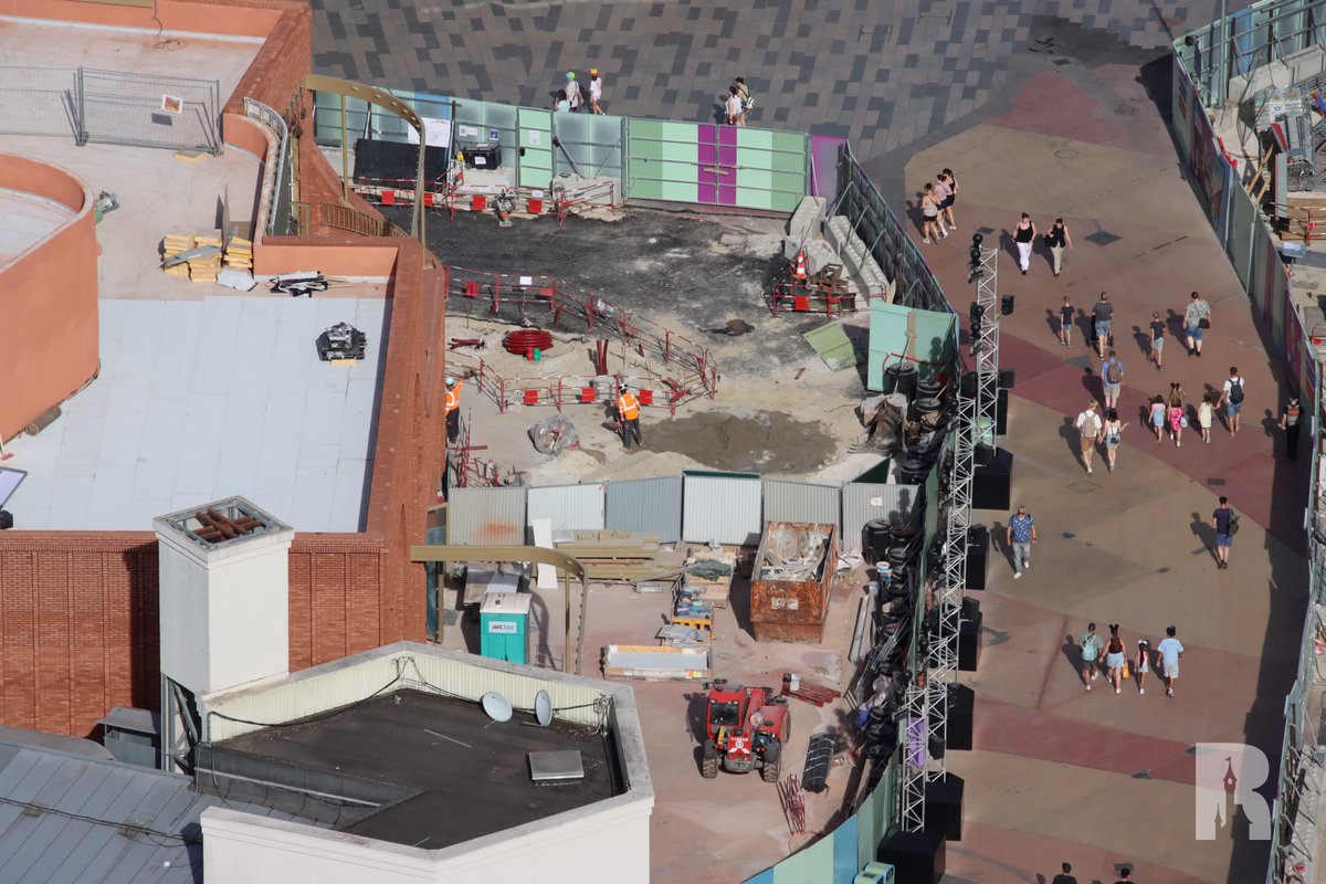 DLPReport's tweet photo. 🔧 A look at the ongoing transformation of Disney Village from above: Casa Giulia, Disney Wonders, Annette’s, and the strikingly repaved right side of the street: https://t.co/d7lYCboFBN