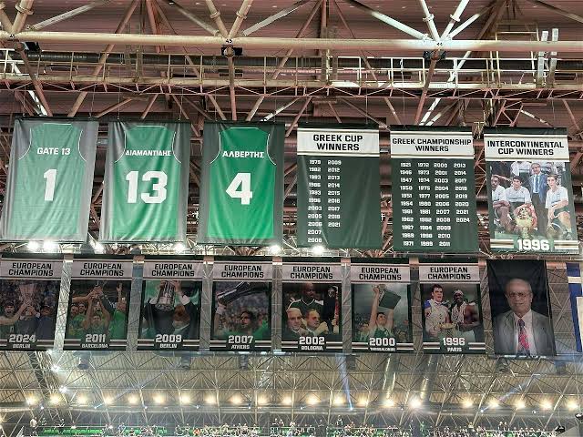 Snookos13's tweet photo. Ευλογία η ζωντανή ιστορία της ομάδας να ξανασμίγει.
#paobc https://t.co/26Ecqnv5sX