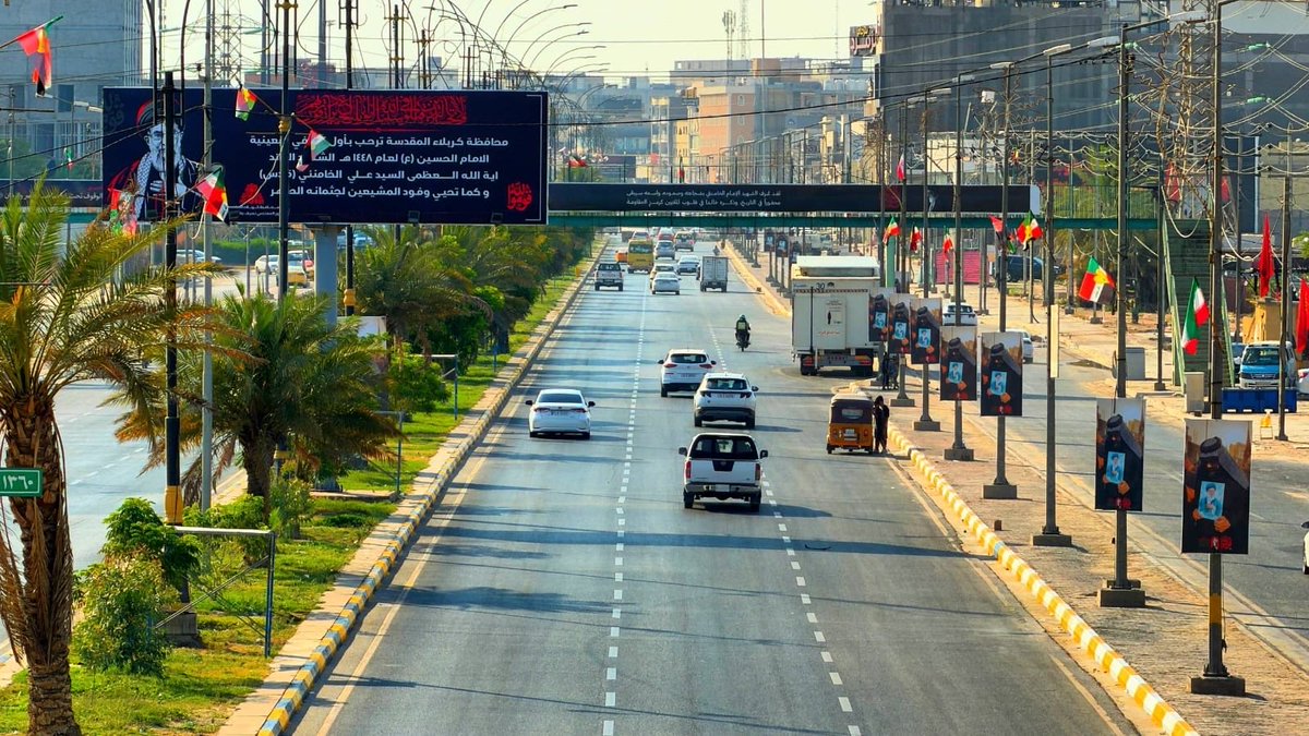 Al_ardwi's tweet photo. #كربلاء تتزين وتستعد لاستقبال اول زوار الأربعين لهذا العام 
الإمام الشهيد علي الحسيني الخامنئي 
قدست روحه الطاهرة https://t.co/KJR2faM8nk