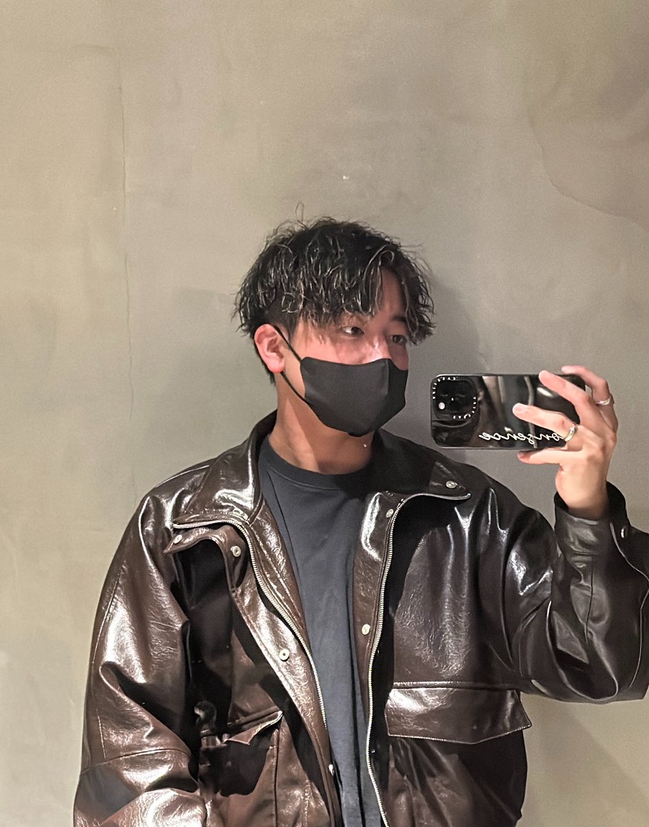 uni_0228's tweet photo. 愛知周辺にお住まいの方
とりあえずご飯でも🙇‍♂️😌

食べることとか香水とか服見たりするの好き

筋トレと音楽ちょびっとやってます🏋️🎻 https://t.co/UKMI9xpLvO