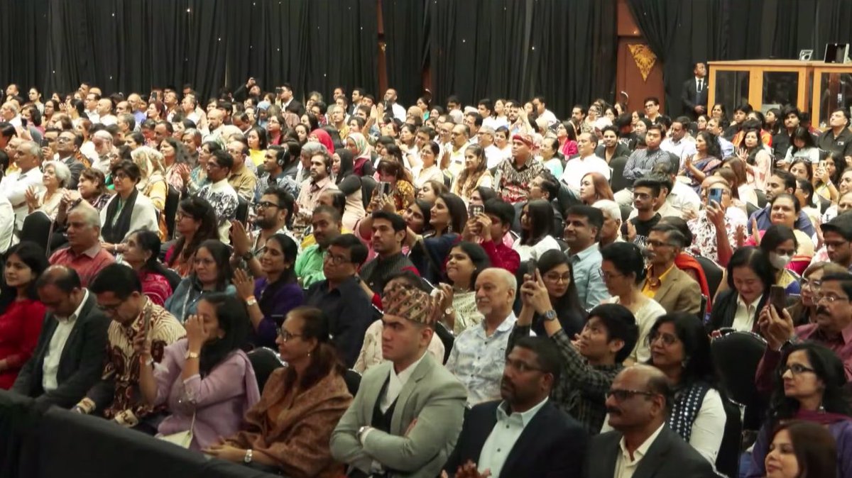 BJP4India's tweet photo. You should tell your Indonesian friends about India and encourage them to visit. With direct flights now available, travelling to India has become much easier.

The Indian community should also encourage the younger generation living in Indonesia to learn more about India.

- PM @narendramodi