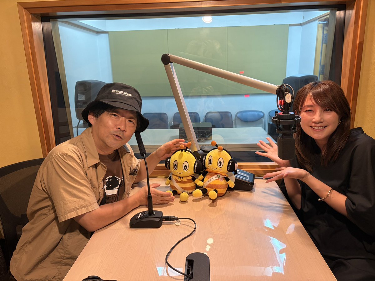 hosodaaya's tweet photo. @dream_834 
「DREAM=夢」を追う人、「夢」を追い続ける人を応援する
#世田谷ドリームプロジェクト。

本日OAさせて頂きました
今週のゲストは、
@hm_currycell @HiroakiMatsu  
カレー細胞、松 宏彰さんです。

日本全国から
アジア・アフリカ・南米に至るまで
5000軒以上のカレー店を渡り歩き
「カレー細胞」さんのお名前で
テレビ出演やWebでの連載、イベント運営など、
様々な活動を通して、カレーカルチャーを発信されています。

@SetagayaLifeMag 
世田谷ライフさまの🍛イベントでご一緒させて頂いたことから、細田直談判にて🧏🏻‍♀️ご出演叶いました！

@fmsetagaya FM世田谷にも凱旋にて縁があることから

お名前の由来、世田谷のカレーカルチャー
ルーツや、ビリヤニなどカレー流行の発信地としてなど
世田谷と🍛だけでも聞き足りないくらいに
たっぷりお話し伺わせていただきました！

podcast勿論、　@SpotifyJP でも配信させて頂きます！

カレー細胞、松 宏彰さんのカレーキュレーターとしての
知識、伝説、店主の人柄伝わるエピソード聞いて頂けたら
🍛食べたくなること間違いなし！

歴史を振り返りながら、世田谷のカレー名店の名前も登場！
カレーのイベント情報も満載！
是非お聞きくださいませ✨

カレー細胞松さん
お力添え頂きありがとうございます！

💃🕺

この番組の関連イベントでもある、
フェイスネットワーク主催、エフエム世田谷後援
@setagaya__yumecon 
「せたがや夢コンテスト2026」の参加者を募集しています！

コンテストは「夢音楽部門」と、「夢ダンス部門」の２部門制。
「夢音楽部門」は、「夢へ！」をテーマとしたオリジナル楽曲を募集、
「夢ダンス部門」では、「Dream!」をテーマとしたオリジナルダンスを募集!

最終審査は１０月1１日、
昭和女子大学人見記念講堂での観客を前にしてのパフォーマンス審査が行われます。
賞金は、２部門とも総額なんと100万円。
そして審査員も豪華ですよ。
音楽部門はHIPPYさん、山猿さん。
ダンス部門はGENERATIONSの中務裕太さん、
avex ROYALBRATSのJUMPEIさん、
そしてdip BATTLESの健世さんがつとめてくださいます。
応募の締め切りは、7月20日まで。

詳しくは「せたがや夢コンテスト2026」
特設サイトをご覧下さい。