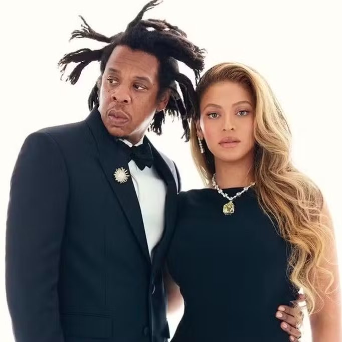 bchartsnet's tweet photo. Quer ACT III? Vai ficar querendo! Jayzinho se apresentará em Londres no aniversário de Beyoncé, dia 4 de setembro, data de lançamento da edição de 20 anos do "B’Day". https://t.co/MS6NTXkyhj