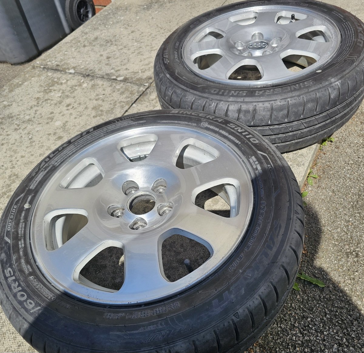 OctaneMatthew's tweet photo. The finished(ish) result. All in I spent about £40 (and a couple of evenings not sat staring at my phone) for what I would call a 95% improvement. Interested to see them on the car now! https://t.co/c8fZPhwM6V