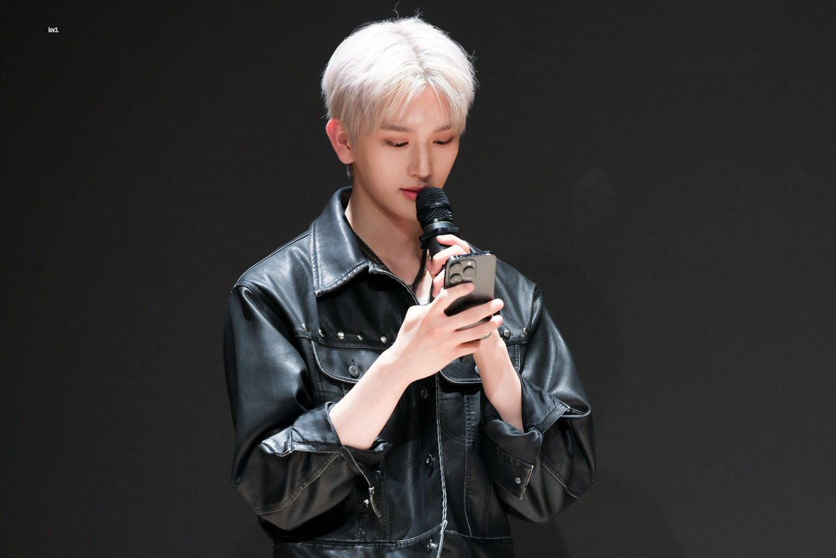 lov3hwu's tweet photo. 260621
📱
#EPEX #이펙스 #백승 #BAEKSEUG #백전백승 https://t.co/uPEI2kAw2k