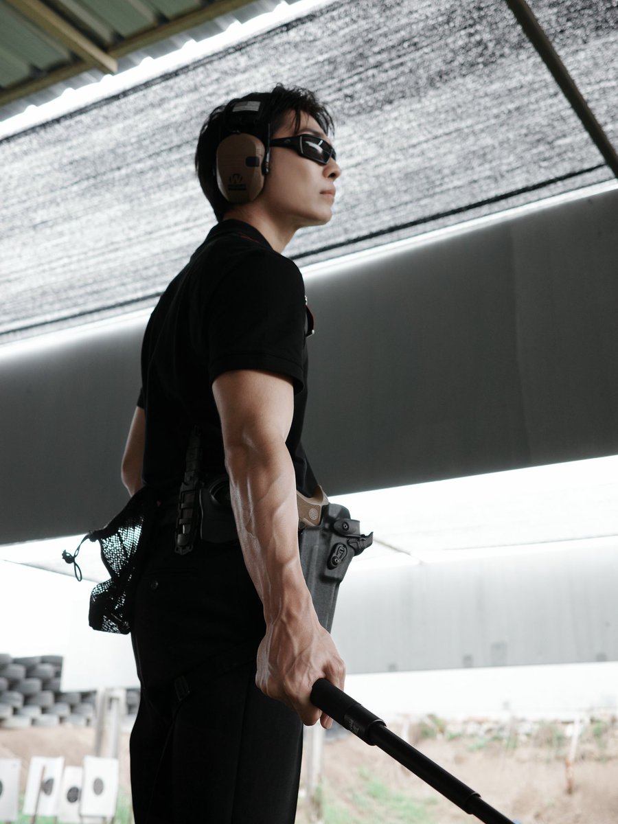 sillybearrrrr's tweet photo. 🔫 

@MSuppasit ♡ #MewSuppasit ‧₊˚ https://t.co/xV2IxrNpZa