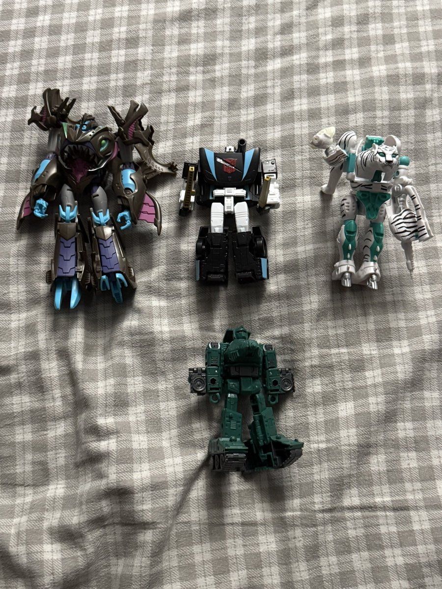 Caltainty's tweet photo. Selling these transformers figures:

Botcon Leozack: $180 complete 

Star Optimus: $120 and complete 

Transformers tigatron lot: $60 takes all, incomplete comes as is  

Soundwave: $30 and almost complete, accessories shown in picture https://t.co/XwSn1VYUtf