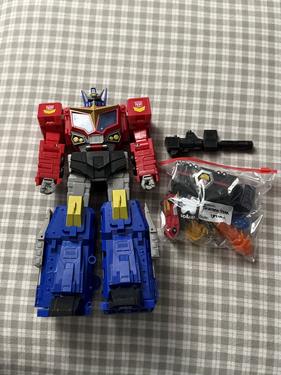 Caltainty's tweet photo. Selling these transformers figures:

Botcon Leozack: $180 complete 

Star Optimus: $120 and complete 

Transformers tigatron lot: $60 takes all, incomplete comes as is  

Soundwave: $30 and almost complete, accessories shown in picture https://t.co/XwSn1VYUtf