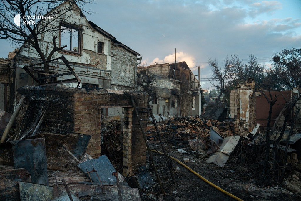 Frank810's tweet photo. 😥Horrifying footage from Vyzhneve, where rescuers continue to work — currently known about seven dead and 26 injured people https://t.co/4eoJg8Xe38