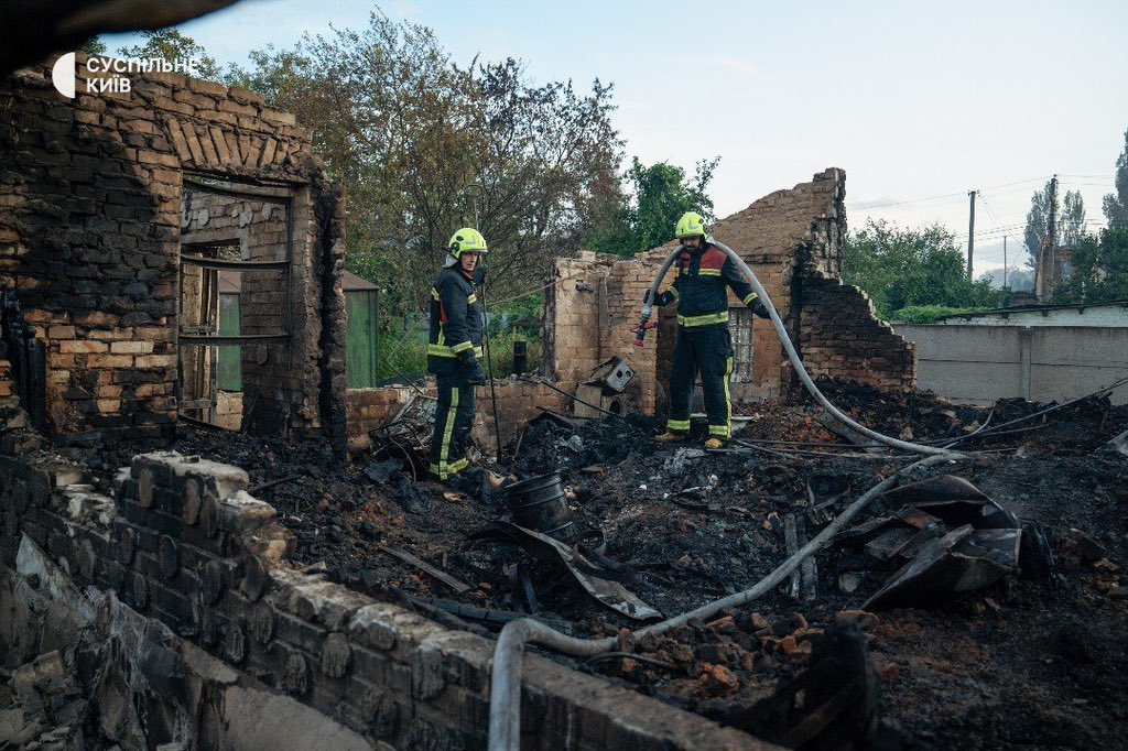Frank810's tweet photo. 😥Horrifying footage from Vyzhneve, where rescuers continue to work — currently known about seven dead and 26 injured people https://t.co/4eoJg8Xe38