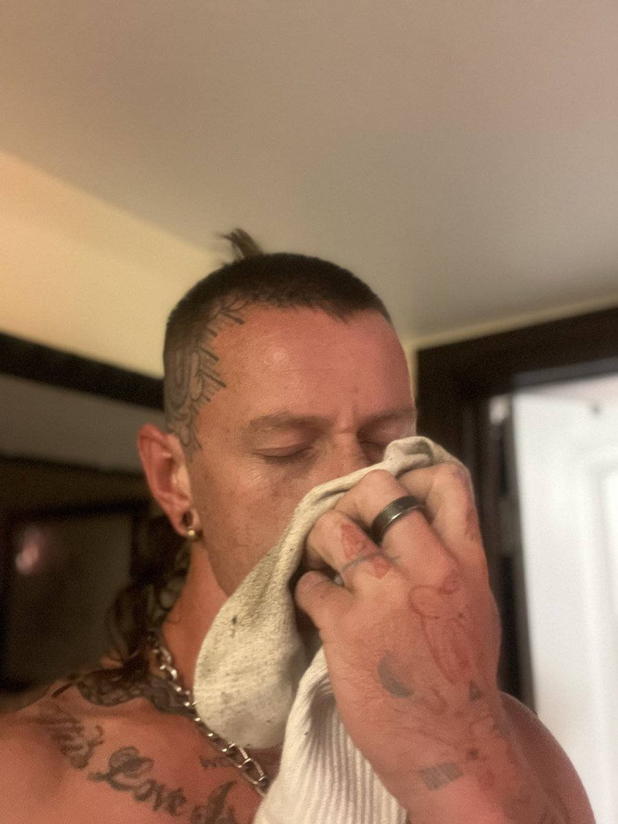 smellya_later's tweet photo. Anybody know why I gotta smell each one before I throw it in the wash? 😛😮‍💨 https://t.co/pm4RizZgtN