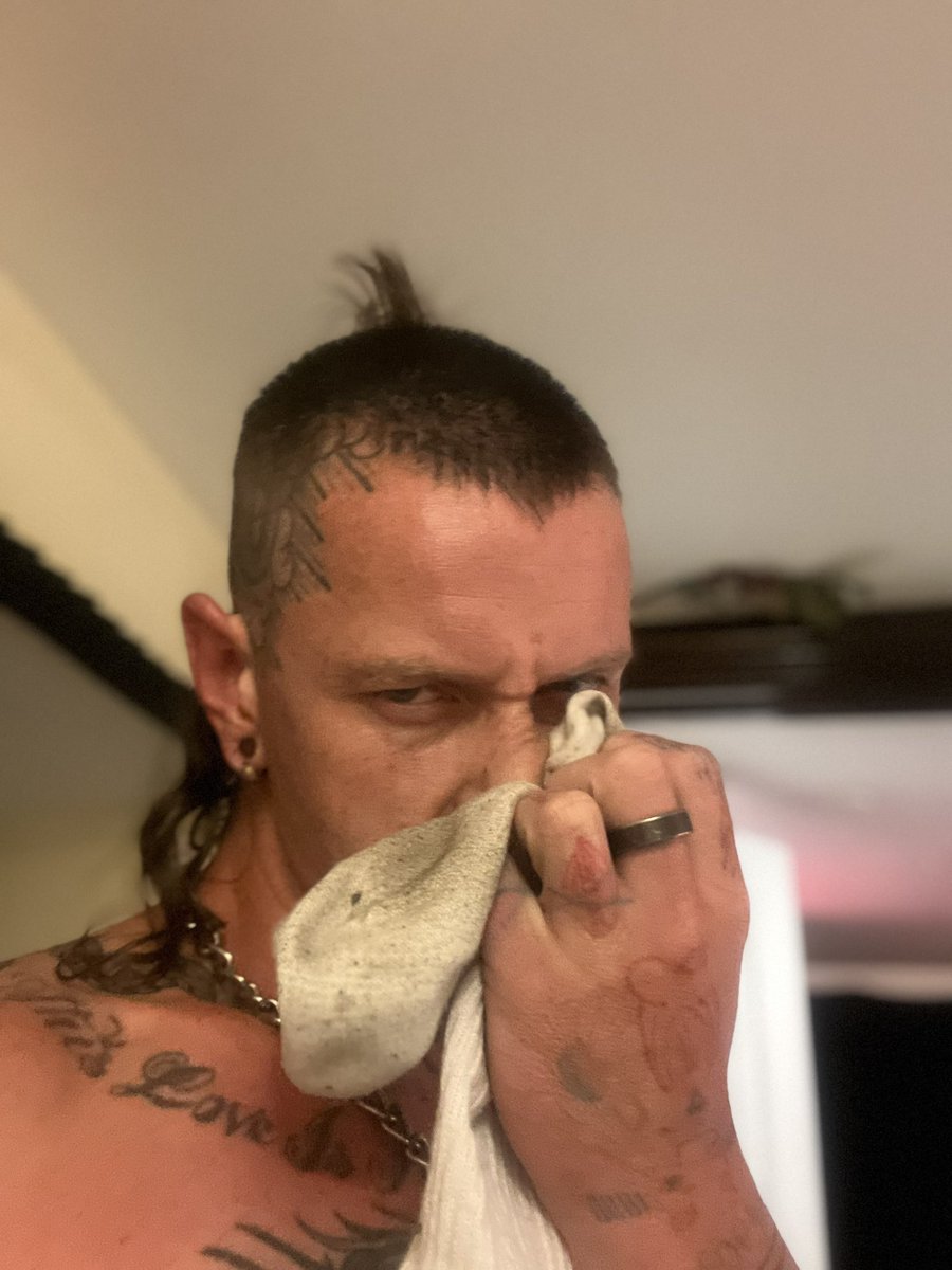 smellya_later's tweet photo. Anybody know why I gotta smell each one before I throw it in the wash? 😛😮‍💨 https://t.co/pm4RizZgtN