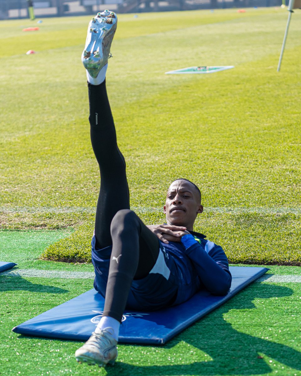 Masandawana's tweet photo. Sharpening up💪

#Sundowns https://t.co/f1Vq3Lxos6