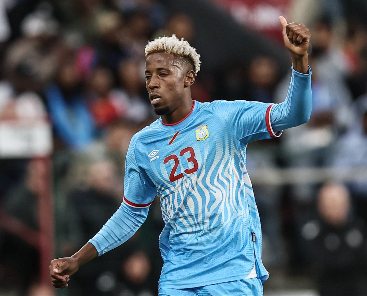 ActuFoot_'s tweet photo. 🚨 L’OGC NICE CIBLE BAMBA DIENG 🇸🇳 ET SIMON BANZA 🇨🇩 POUR LE POSTE DE NUMERO 9 !!! ❤️🖤

🗞️ @footmercato https://t.co/enylhvU9ms