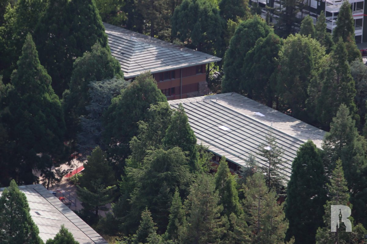 DLPReport's tweet photo. 🔧 Refurbishment of the lodges is ongoing at Disney Sequoia Lodge, with construction base was installed for it across the street. Beyond, Disney Adventure World dirt continues to be dumped into berms around the land earmarked for a third park, which does not signal anything. https://t.co/OgYCideAHu