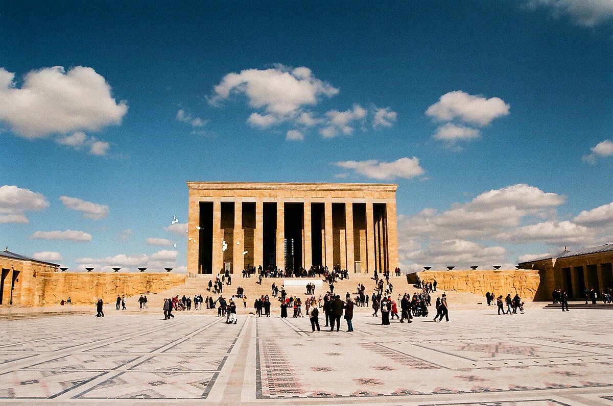 sagcigazete's tweet photo. CHP Manisa Milletvekili Özgür Özel:

“O Trump ki Türkiye'ye gelip Anıtkabir'i ziyaret etmeyen bir Amerikan Başkanıdır." https://t.co/vhpP2v22Va