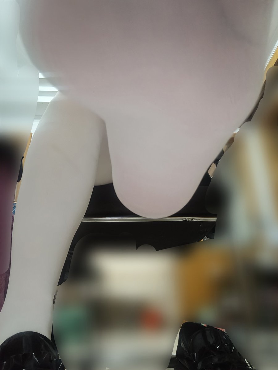 hei2104's tweet photo. 来吃雪糕，喜换带唧唧的照片还是不带的
#白丝 #伪娘 #男娘 #肉腿 https://t.co/5zulTmI0Ko
