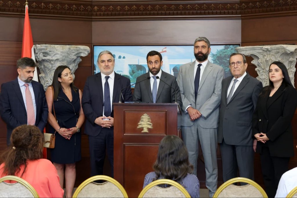camille_mourani's tweet photo. تشرّفتُ اليوم بزيارة رئيس الجمهورية العماد جوزاف عون ضمن وفدٍ من الكتلة الوطنية برئاسة الأمين العام ميشال حلو.

خلال الاجتماع، عبّرنا عن دعمنا للمسار الذي أطلقه رئيسَي الجمهورية والحكومة لاستعادة الصلاحيات السيادية للدولة اللبنانية، أكان من خلال المفاوضات المباشرة في واشنطن، أو من خلال العمل على بسط السيادة ونزع سلاح كلّ الميليشيات وفي مقدّمتها حزب الله.

وقد أكّد رئيس الجمهورية المضيّ في هذا المسار السيادي، لأنه يبقى الطريق الأقصر والأقلّ كلفة على الجنوبيين وعلى كلّ اللبنانيين، مّشدّدًا على جهوزيّة الجيش اللبناني لتنفيذ اتفّاق الإطار  غم كلّ التحديات والتهديدات.

وقد أكّدتُ خلال مداخلتي على ثقتنا الكبيرة بالدولة وبحرصها على تحرير كلّ الأراضي اللبنانية من الاحتلال الاسرائيلي، واستردادها الى حضن الشرعيّة اللبنانيّة حصرًا، حتى لا نستبدل احتلالٍ بآخر.

وفي الختام، وجّهتُ لفخامتِه دعوةً لزيارة مدينتنا طرابلس التي كانت وستبقى العاصمة الثانية للجمهورية اللبنانية.