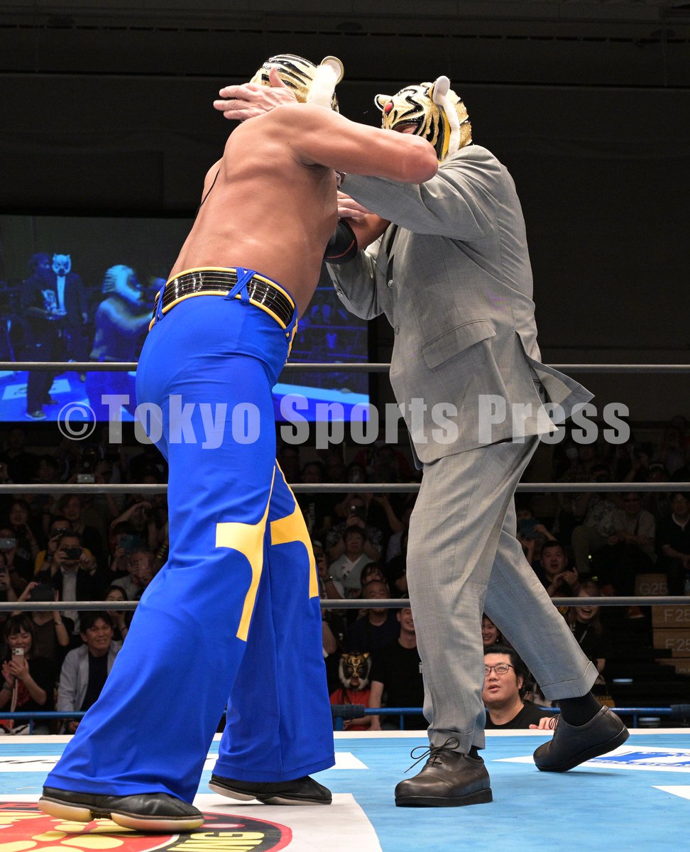 tospophoto's tweet photo. 【新日本】2026年7月7日
タイガーマスクが引退試合で勝利　代名詞タイガースープレックスで31年のキャリアに終止符 | 東スポWEB https://t.co/BY82mFbHr0

＃njpw #タイガーマスク ＃４代目タイガー引退 #東スポ https://t.co/BIRXP0y1eJ