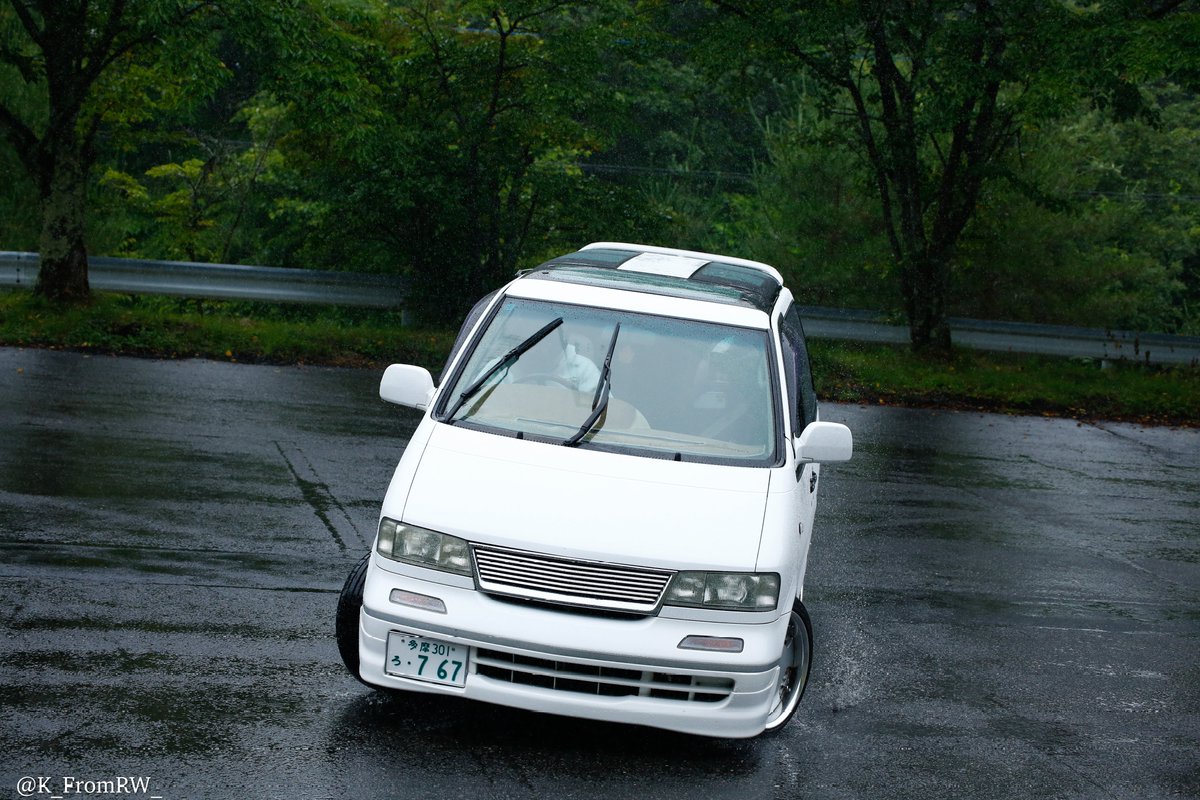 ERknrG3Kwa6waV8's tweet photo. それにしても普段は63カリーナに乗っているあかんど君だけどあえなくエンジンブローで今回はカリーナはお留守番,,,,
ところがなんとラルゴで参加なの気合い入りまくりだし正味ドでかいボディーが横向くと迫力満点でカッコいい‼️ https://t.co/sGdltJV7Ew