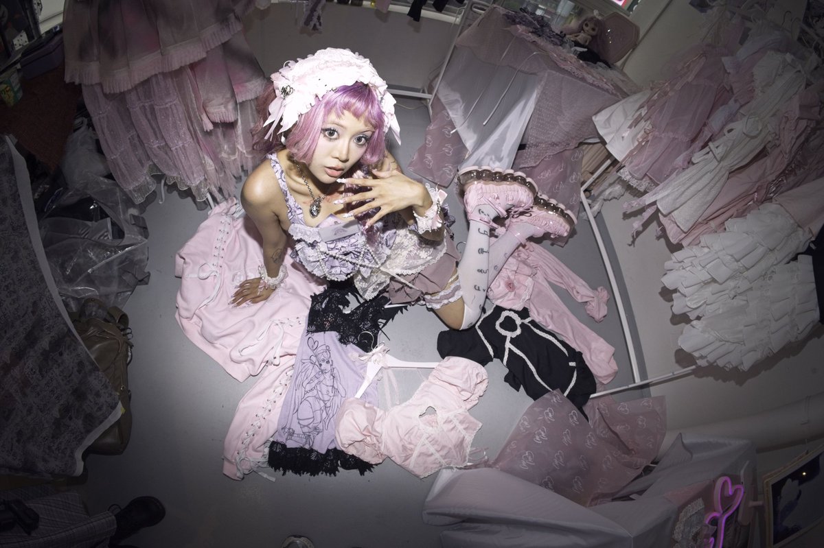 RealFecchi's tweet photo. Had so much fun at the Anarchy pop-up. Bringing 2016 vibes to the function https://t.co/KczlxO3pCD