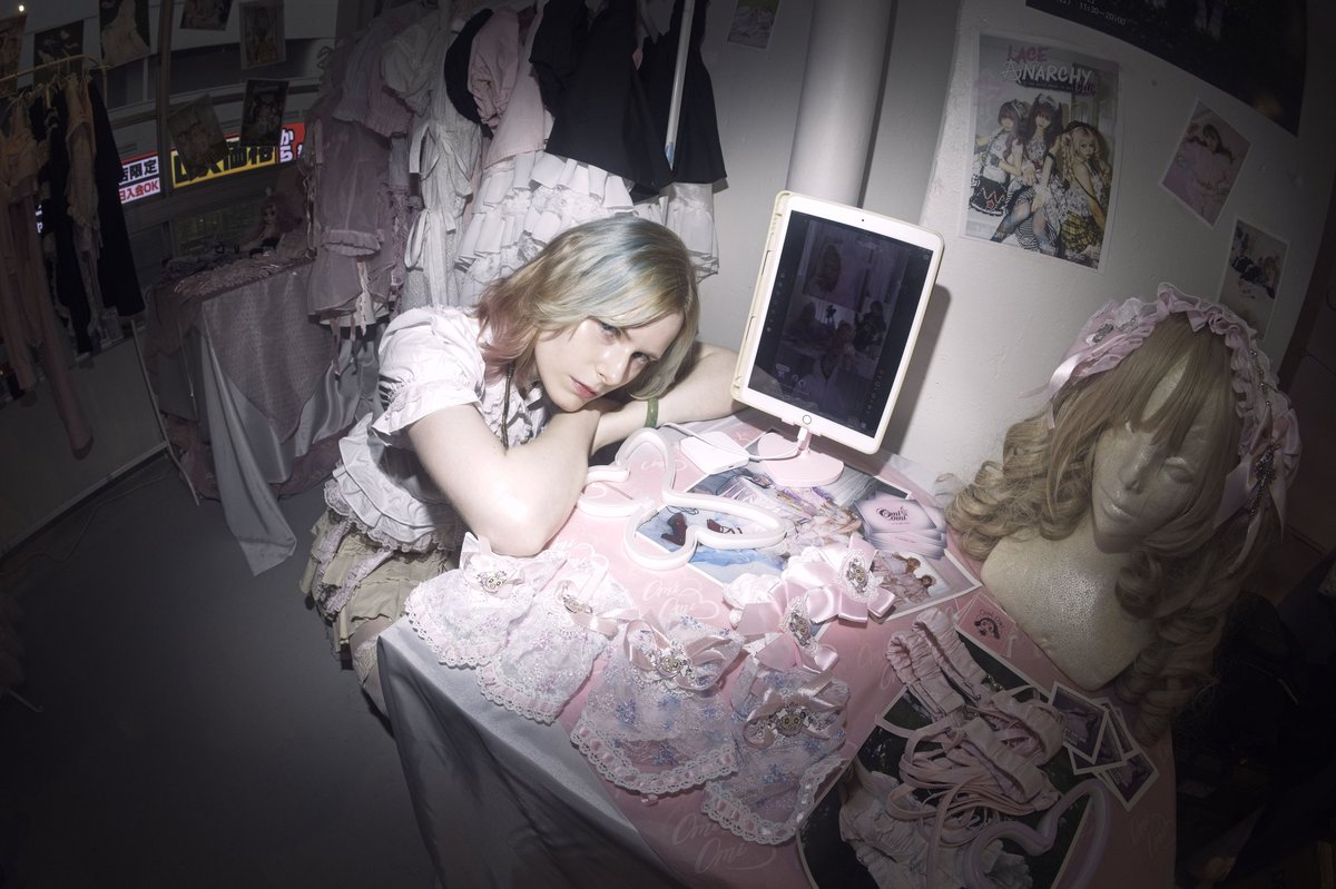 RealFecchi's tweet photo. Had so much fun at the Anarchy pop-up. Bringing 2016 vibes to the function https://t.co/KczlxO3pCD
