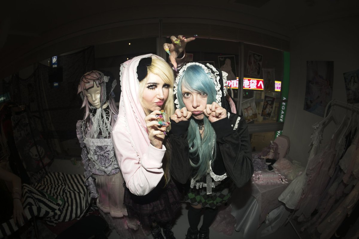 RealFecchi's tweet photo. Had so much fun at the Anarchy pop-up. Bringing 2016 vibes to the function https://t.co/KczlxO3pCD