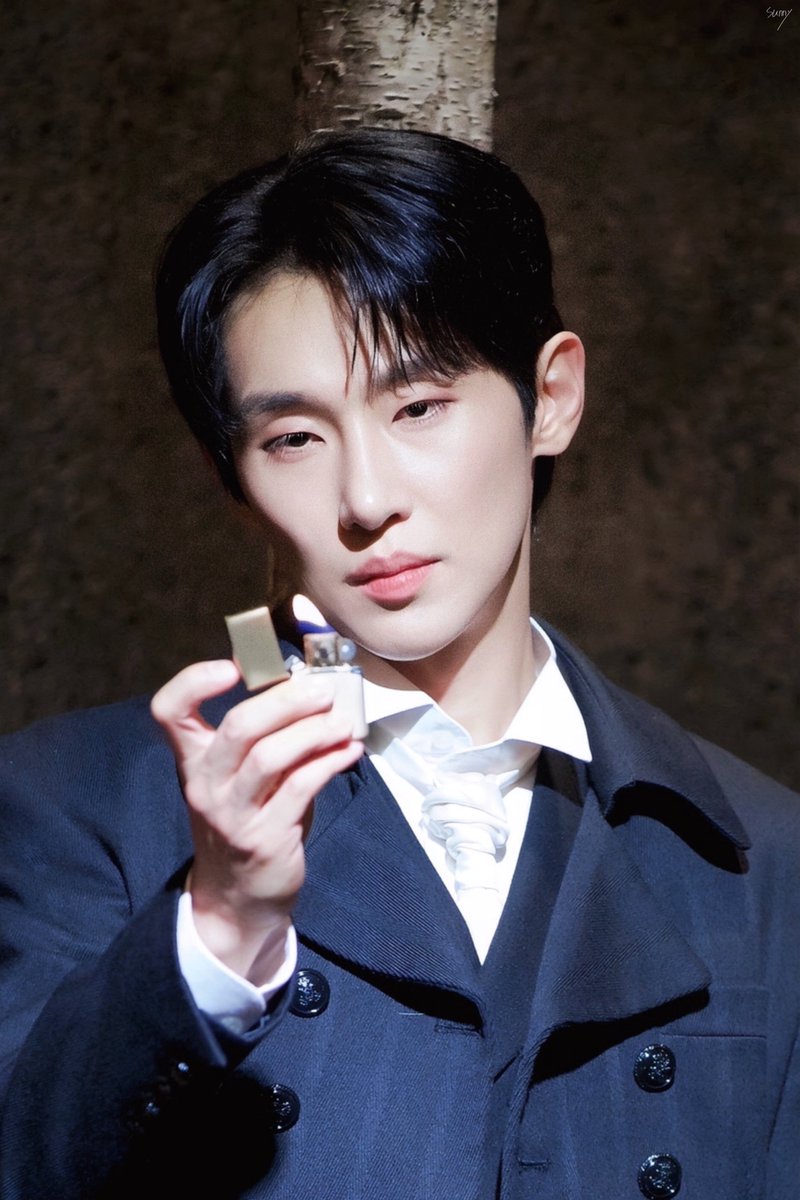 244_domoring's tweet photo. 20260707 헤르츠클란 커튼콜

싱클레어 역 || 정재환 배우

+) crop

#헤르츠클란 #정재환 https://t.co/swDs03wpE9