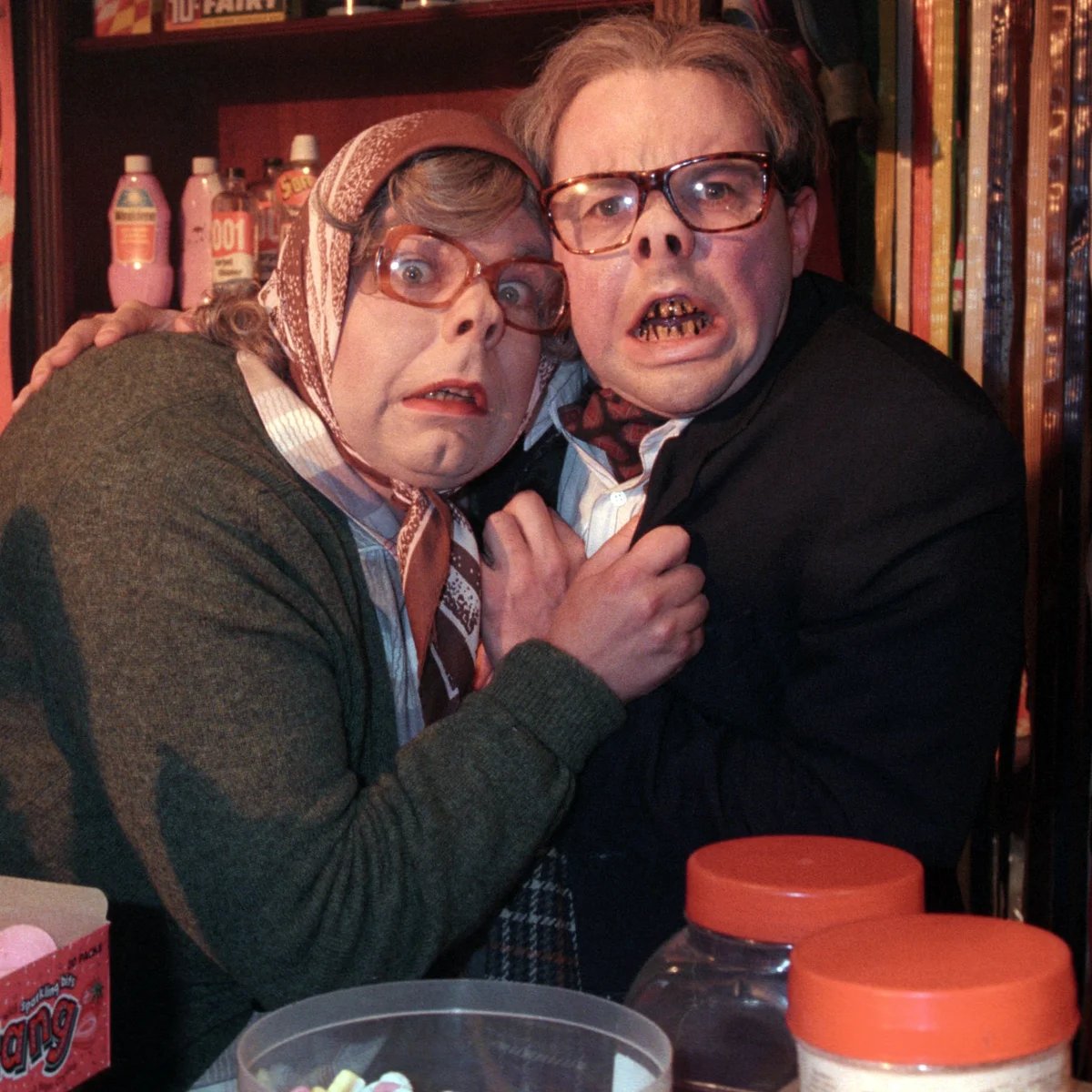 LucasUren's tweet photo. Farage with one of his Clacton voters https://t.co/p2XHyAx3S8