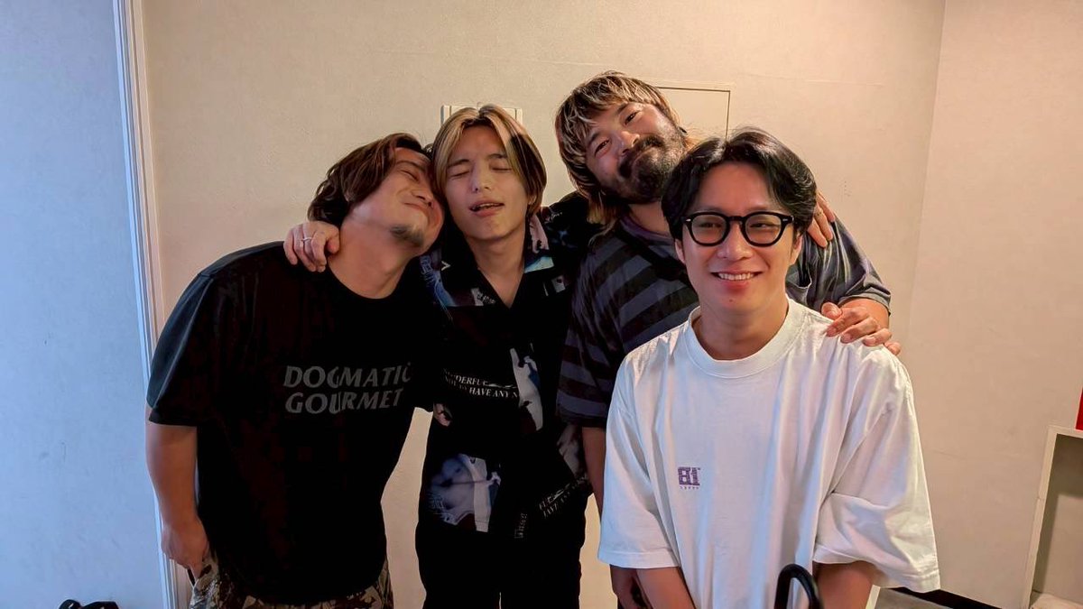 Falilv's tweet photo. SHANKと最高の夜を過ごしたぜい！
カラオケ楽しすぎてやばかった笑
写真は3次会の生き残りたち！ https://t.co/ILVXvP6z00