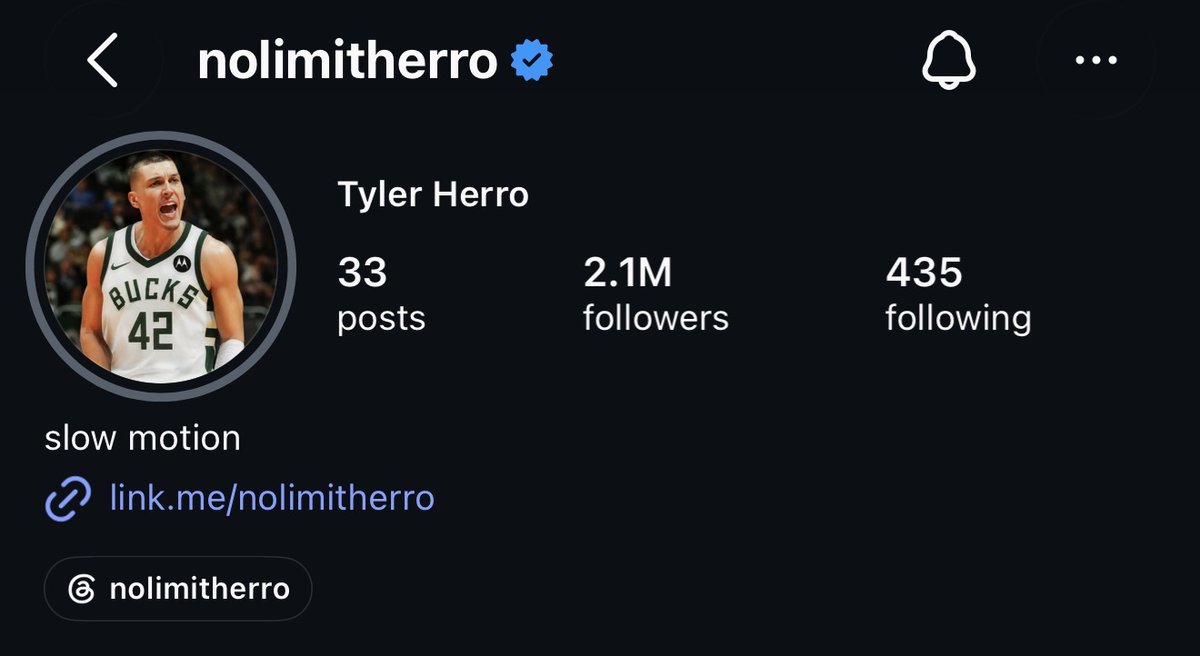 Bucks's tweet photo. Peep the profile pic. https://t.co/Gz4OaUofrN