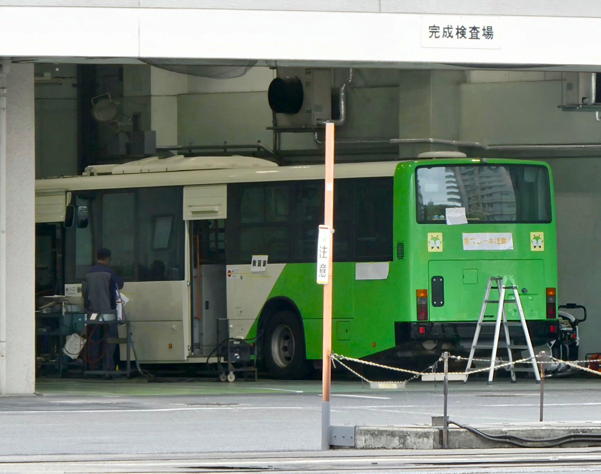 kumasukepon's tweet photo. 教習車改造進む(S-)V306
これが完成すると交代でN376が落ちることになるでしょう
#教習車 https://t.co/3dVL2R98il