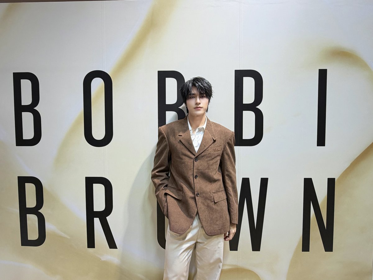 DomundiTV's tweet photo. ขอขอบคุณ @BobbiBrown_TH ที่ให้เกียรติ “ภูผา” @phuuulix ได้มาร่วมงานในวันนี้นะคะ 🥰

ขอขอบคุณแฟน ๆ ทุกคนที่มาเจอกัน รวมถึงแฟน ๆ ที่ส่งกำลังใจมาให้ภูผาด้วยนะคะ 🫶🏻✨️

#BobbiBrownxPhupha https://t.co/gkCfrF2pY0
