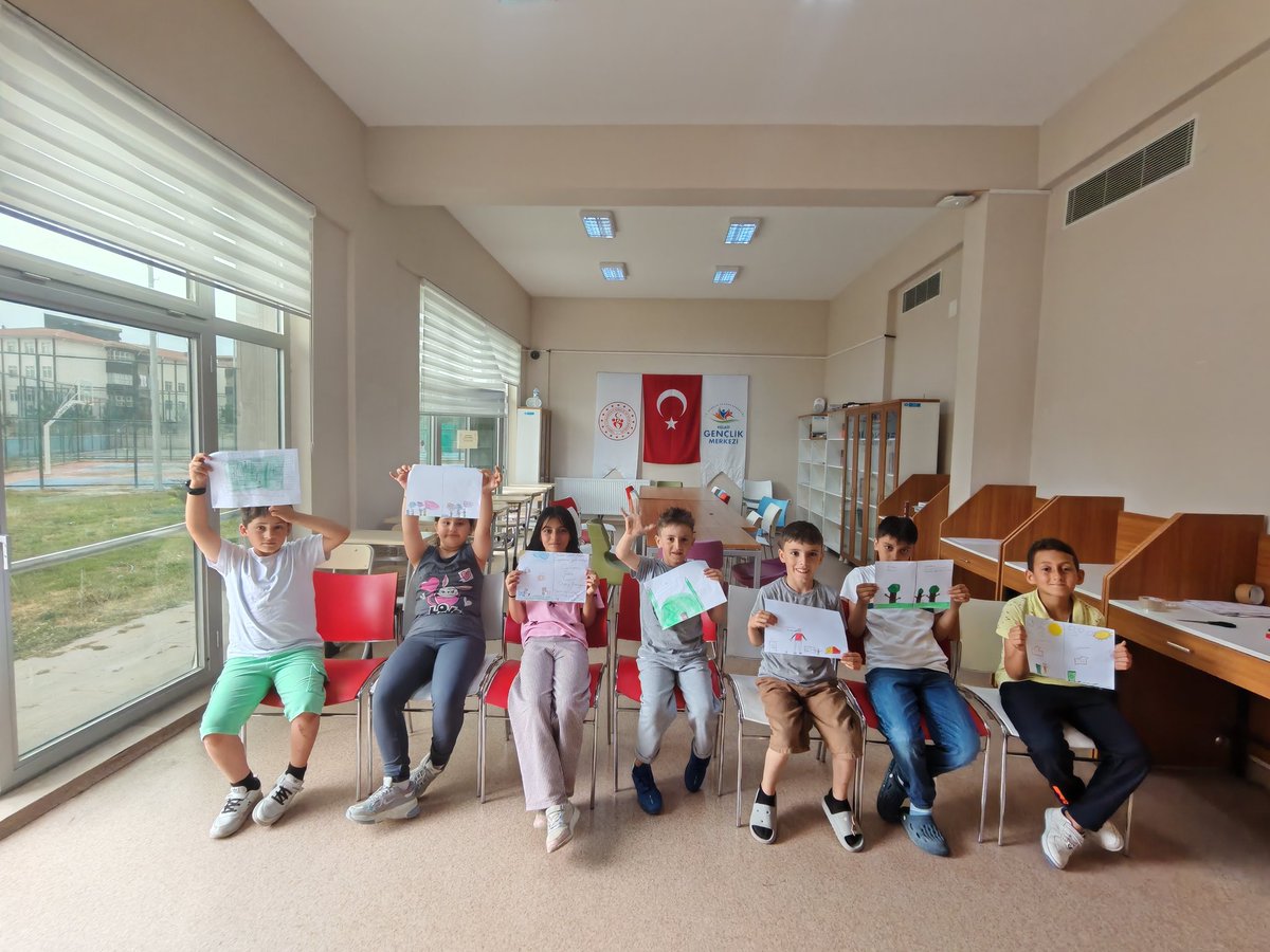GSBKelkitGM's tweet photo. GSB Gençlik Yaz Kulübü Programımız başladı.☀️
Yaz boyu eğlenirken öğrenmek, yazı eğlenceli birçok aktiviteyle geçirmek isteyen 9-15 yaş arası gençleri merkezimize bekleriz!✨ 

#gsbgençlikyazkulübü #buradayaz https://t.co/6w1EDetqLs