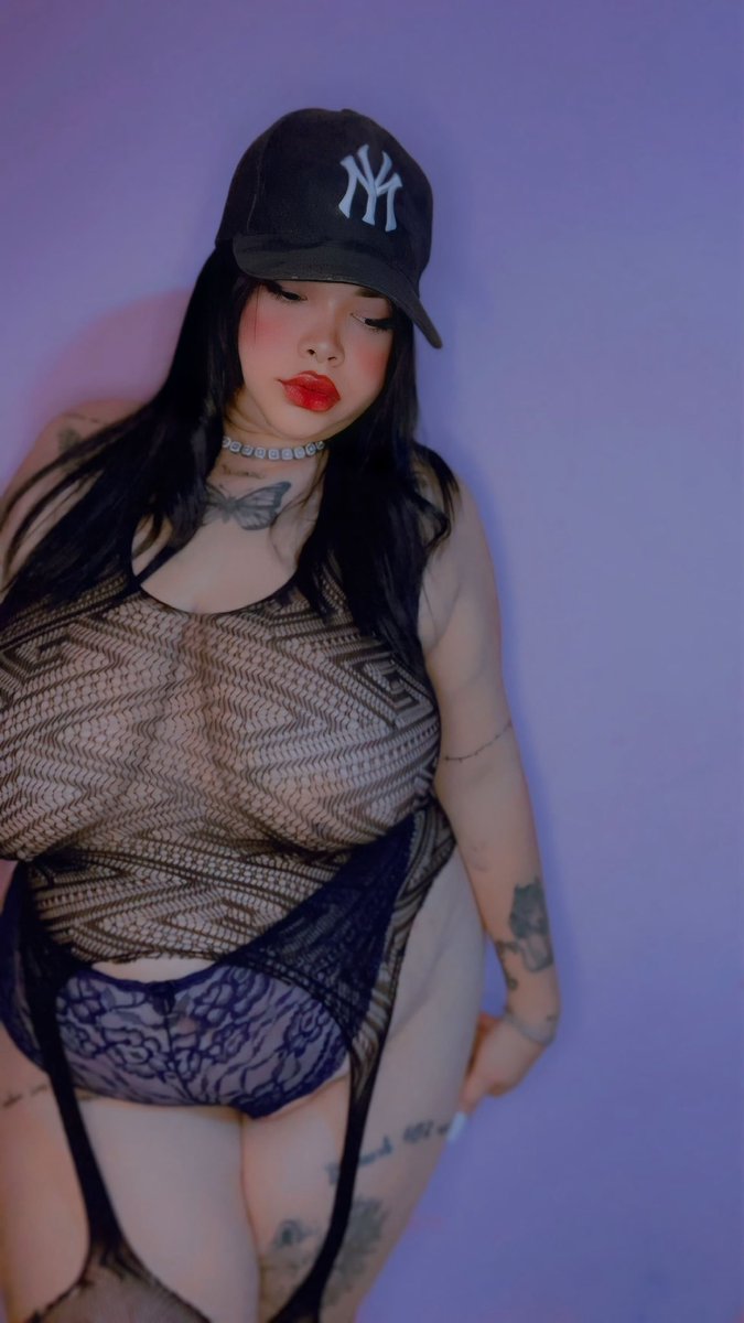 ladanielaq7's tweet photo. Gordita y tetona🔥💦🧸 https://t.co/2erRElmfW2
