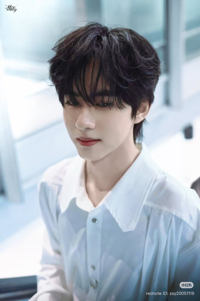 ThuHoen's tweet photo. Liu Xuancheng was made for moments like this.

#LiuXuanChengPFW
#LiuXuanChengxRonaldVanDerKemp
#LiuXuanChengHCW27 https://t.co/Yiw8RHe9TL