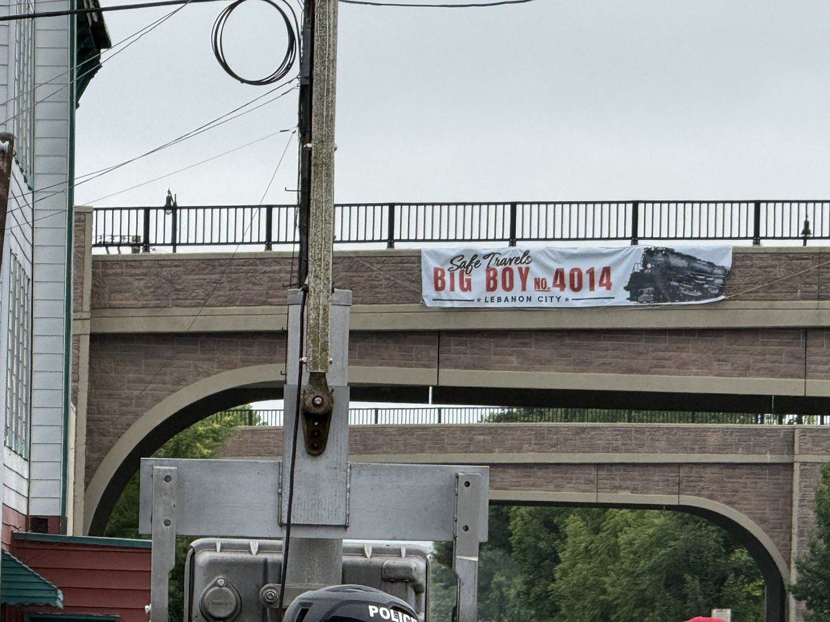 DopplerDan's tweet photo. It’s a BIG day for the UP Big Boy 4014 in Lebanon. We are live on @abc27News at Noon as we wait for the big arrival. https://t.co/E7ushlIOH0